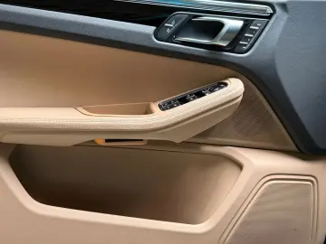 PORSCHE Macan S   Panorama   Rückfahrkamera   AHK