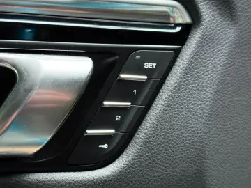 PORSCHE Macan S   Panorama   Rückfahrkamera   AHK