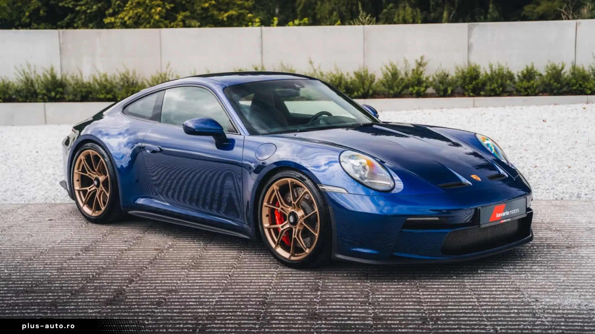 Porsche 992 GT3 Touring   Gentian Blue Metallic   Manual