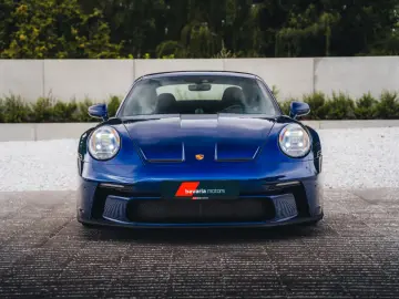 Porsche 992 GT3 Touring   Gentian Blue Metallic   Manual
