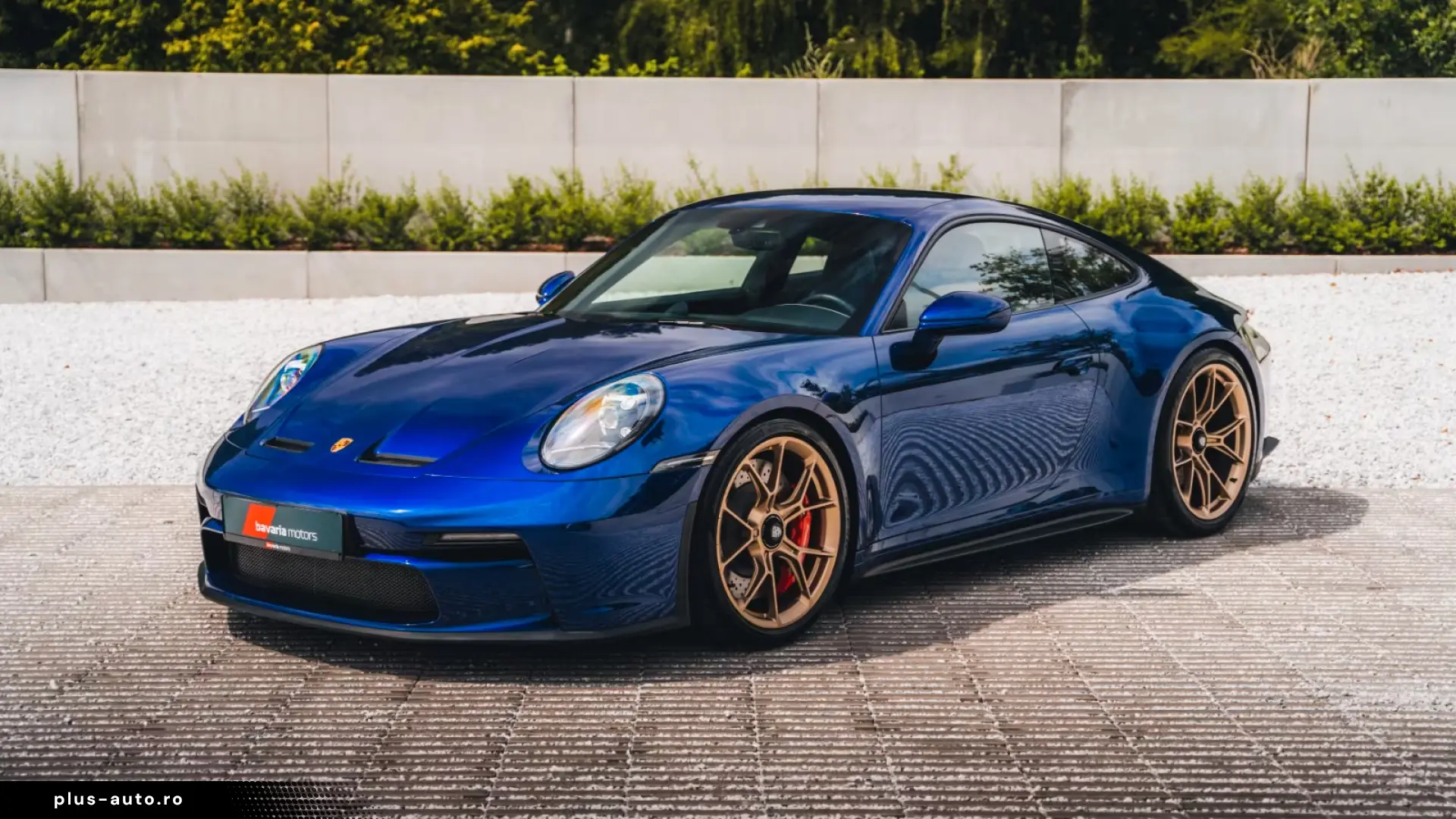 Porsche 992 GT3 Touring   Gentian Blue Metallic   Manual