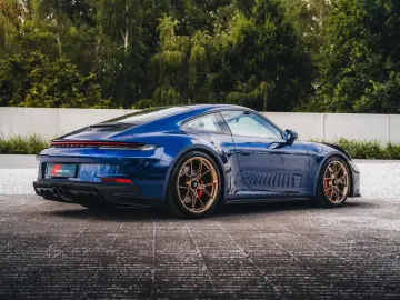 Porsche 992 GT3 Touring   Gentian Blue Metallic   Manual