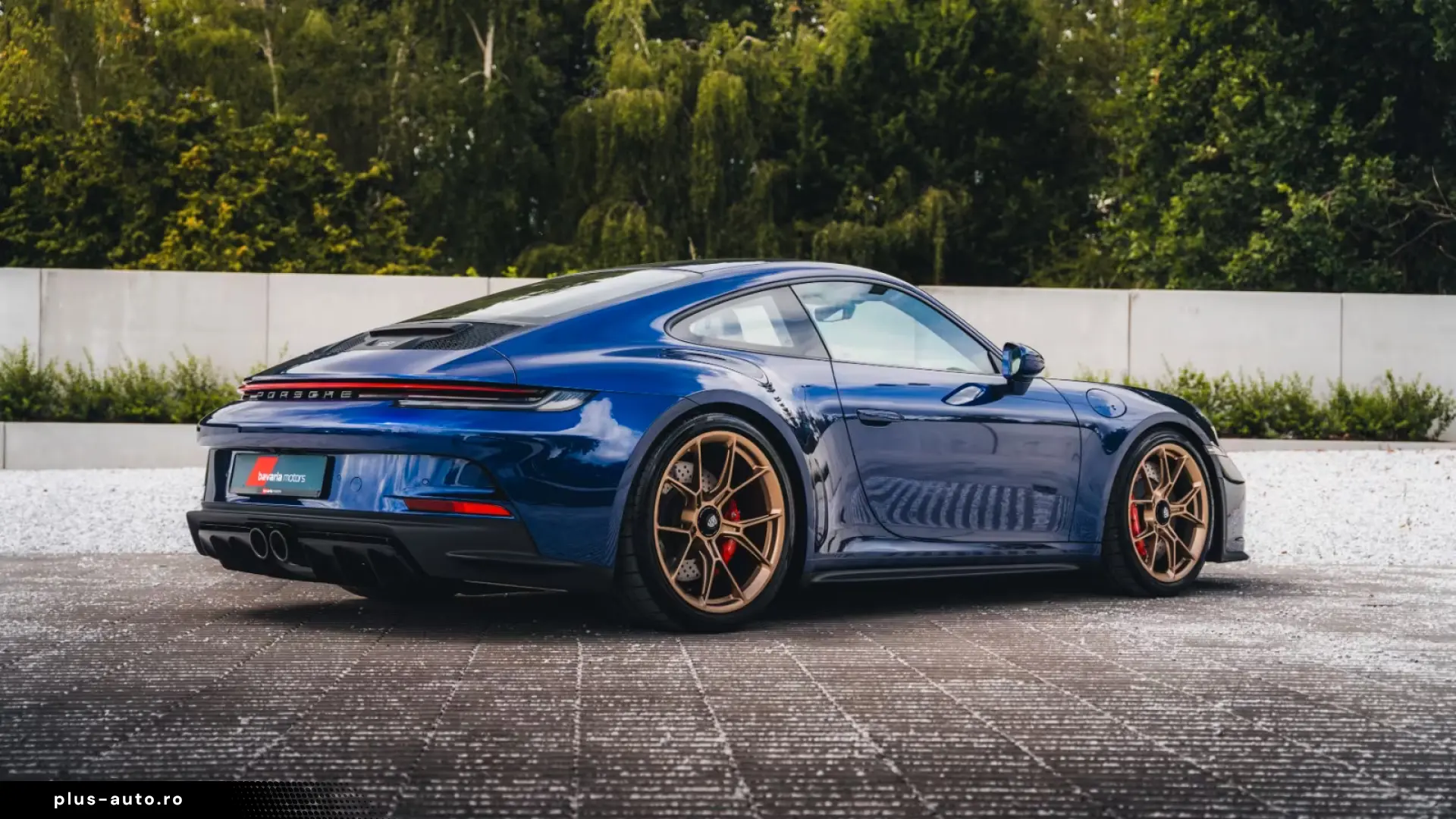 Porsche 992 GT3 Touring   Gentian Blue Metallic   Manual