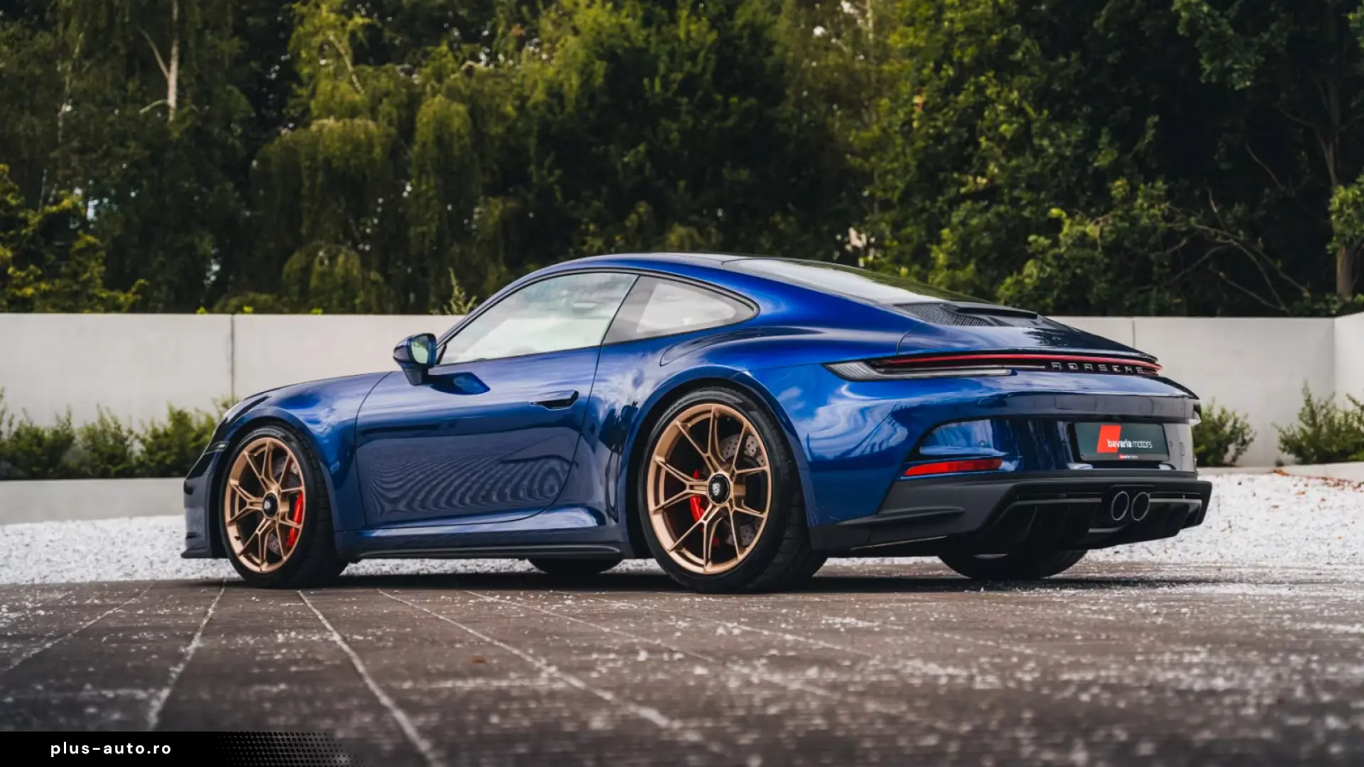Porsche 992 GT3 Touring   Gentian Blue Metallic   Manual