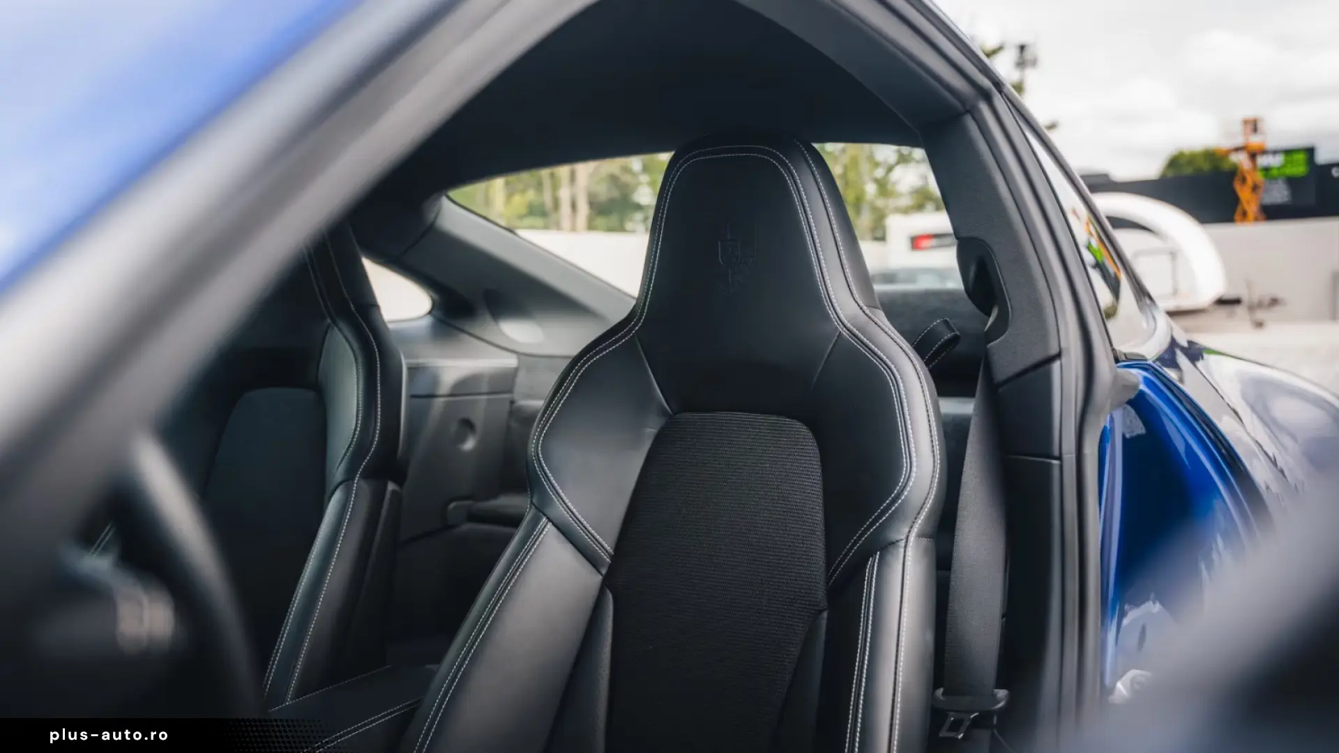 Porsche 992 GT3 Touring   Gentian Blue Metallic   Manual