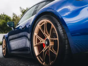 Porsche 992 GT3 Touring   Gentian Blue Metallic   Manual