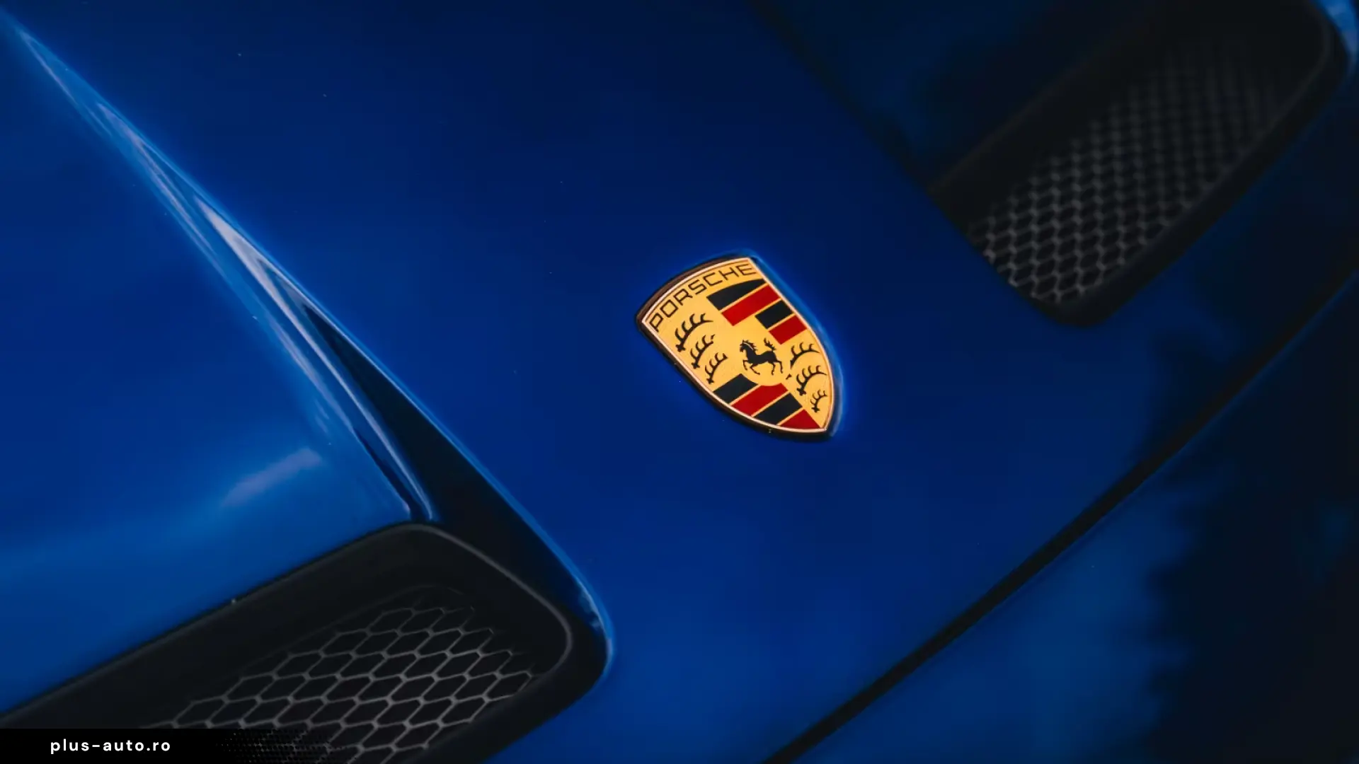 Porsche 992 GT3 Touring   Gentian Blue Metallic   Manual