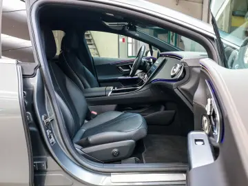 MERCEDES-BENZ EQE 300 ElectricArt Premium AHK LED 36…
