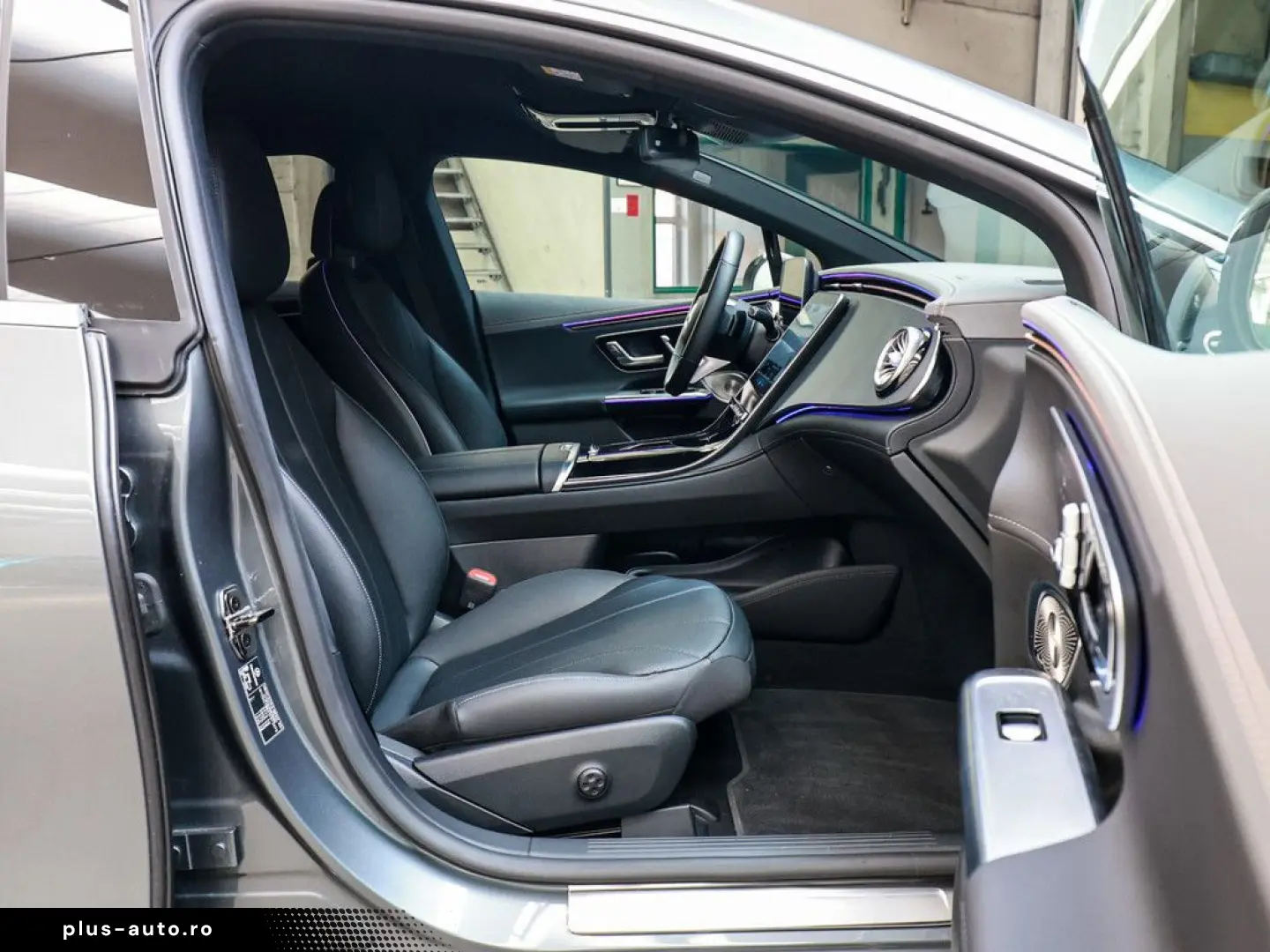 MERCEDES-BENZ EQE 300 ElectricArt Premium AHK LED 36&hellip;