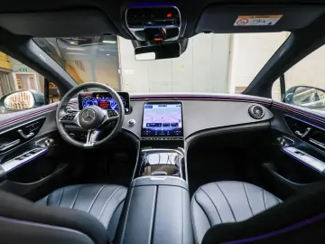 MERCEDES-BENZ EQE 300 ElectricArt Premium AHK LED 36…