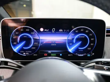 MERCEDES-BENZ EQE 300 ElectricArt Premium AHK LED 36…