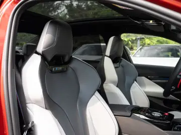 BMW M5 INDIVIDUAL.DR.ASS.PRO.PANO.360