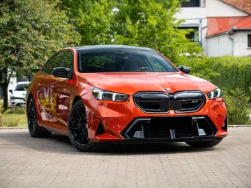 BMW M5 INDIVIDUAL.DR.ASS.PRO.PANO.360