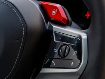 BMW M5 INDIVIDUAL.DR.ASS.PRO.PANO.360