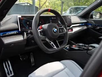 BMW M5 INDIVIDUAL.DR.ASS.PRO.PANO.360