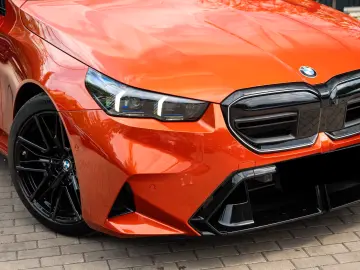 BMW M5 INDIVIDUAL.DR.ASS.PRO.PANO.360