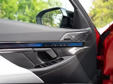 BMW M5 INDIVIDUAL.DR.ASS.PRO.PANO.360