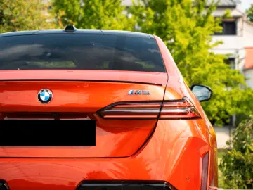 BMW M5 INDIVIDUAL.DR.ASS.PRO.PANO.360