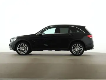 MERCEDES-BENZ GLC 300 e 4M AMG MBUX AHK Distronic Kamera LED