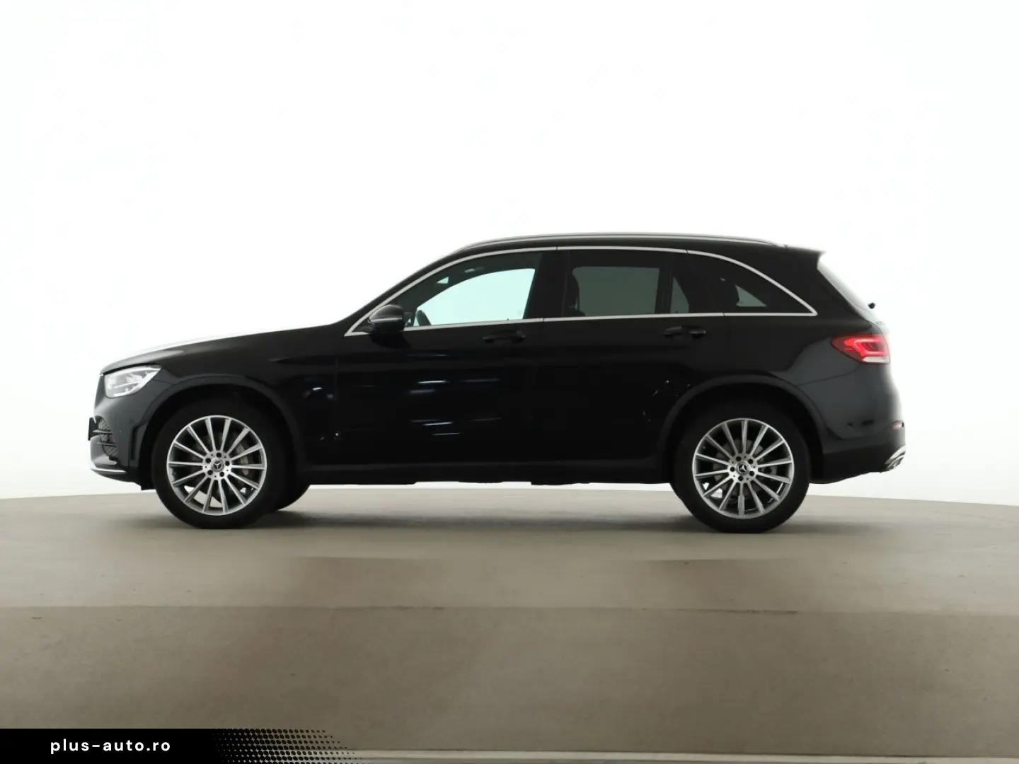 MERCEDES-BENZ GLC 300 e 4M AMG MBUX AHK Distronic Kamera LED