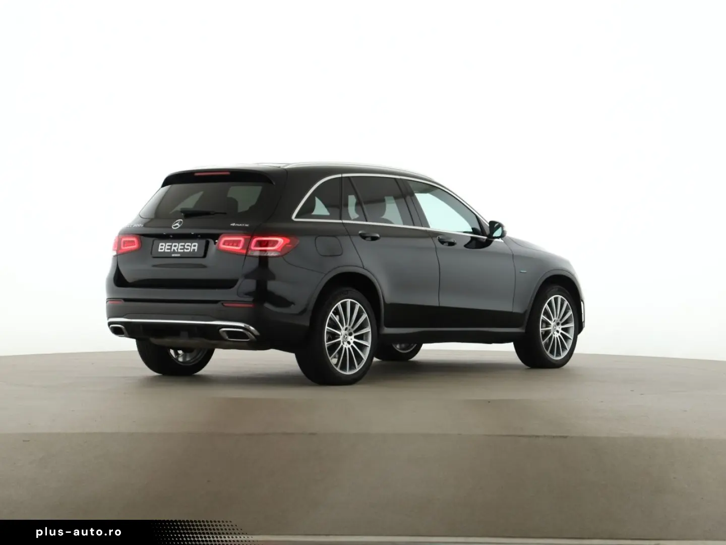 MERCEDES-BENZ GLC 300 e 4M AMG MBUX AHK Distronic Kamera LED