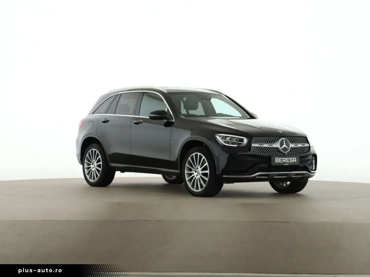 MERCEDES-BENZ GLC 300 e 4M AMG MBUX AHK Distronic Kamera LED