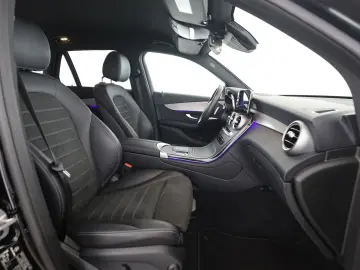 MERCEDES-BENZ GLC 300 e 4M AMG MBUX AHK Distronic Kamera LED