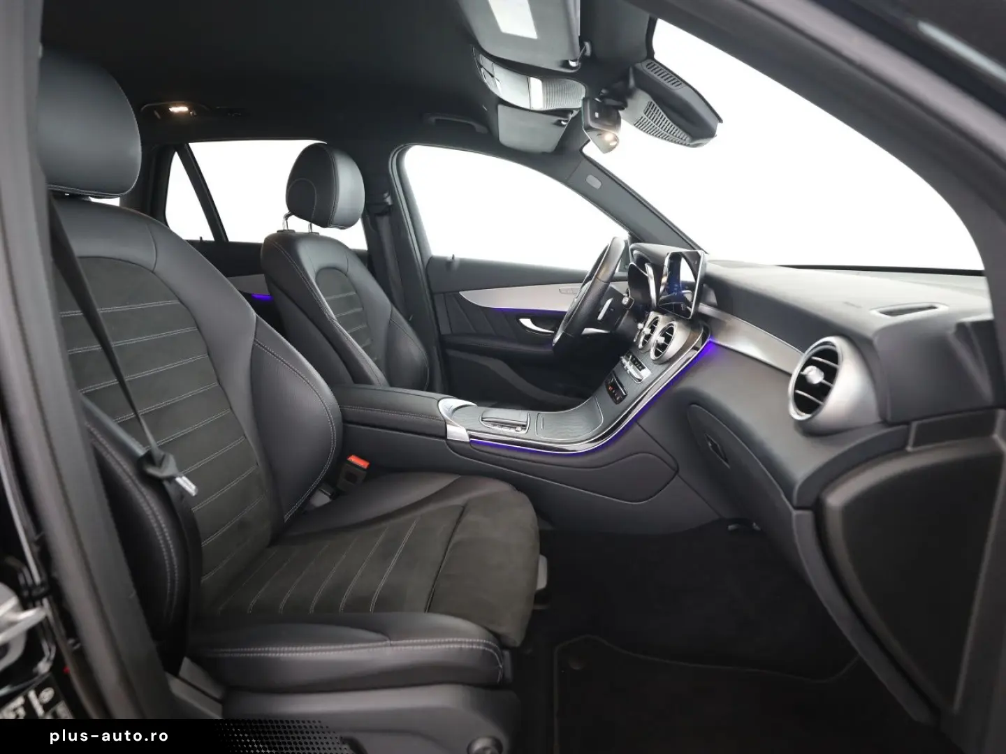 MERCEDES-BENZ GLC 300 e 4M AMG MBUX AHK Distronic Kamera LED