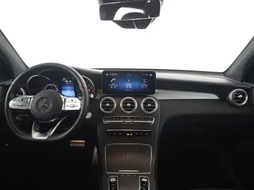 MERCEDES-BENZ GLC 300 e 4M AMG MBUX AHK Distronic Kamera LED