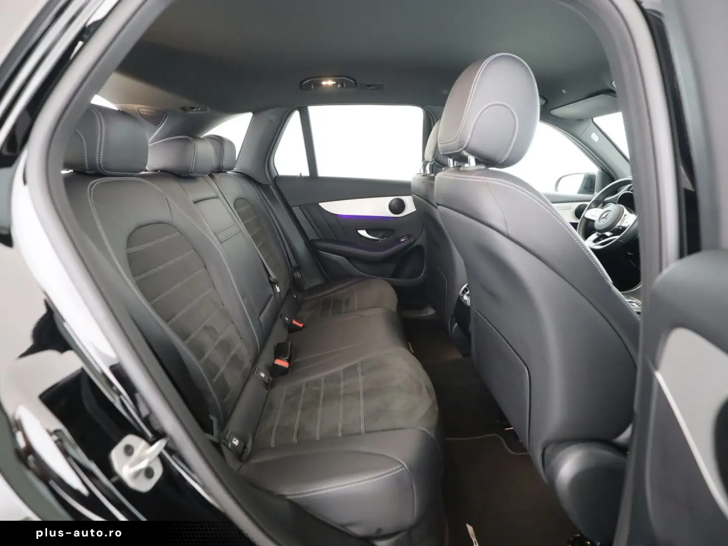 MERCEDES-BENZ GLC 300 e 4M AMG MBUX AHK Distronic Kamera LED