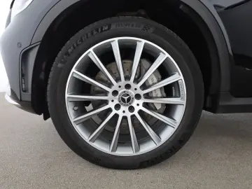 MERCEDES-BENZ GLC 300 e 4M AMG MBUX AHK Distronic Kamera LED