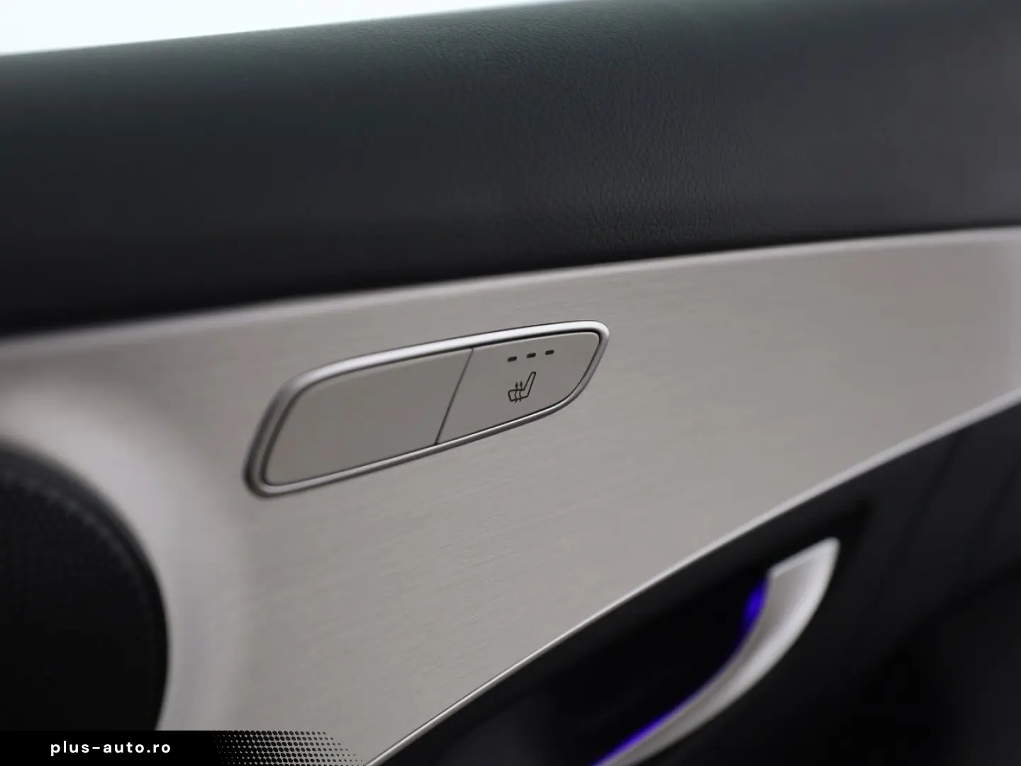 MERCEDES-BENZ GLC 300 e 4M AMG MBUX AHK Distronic Kamera LED
