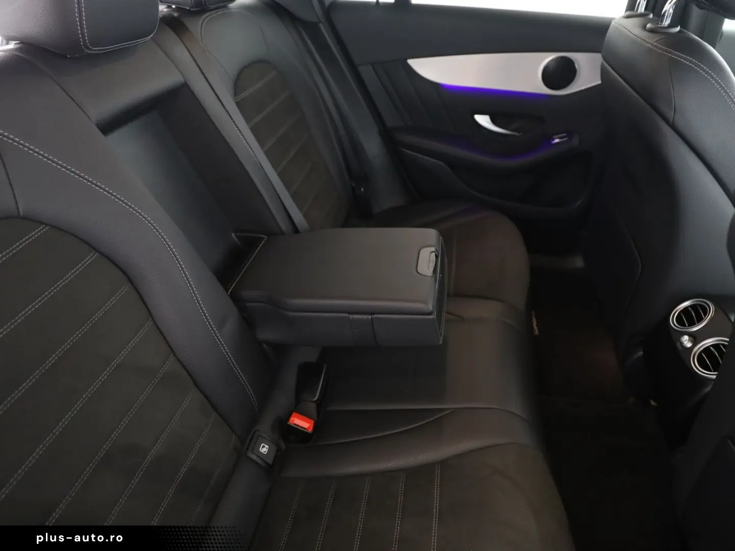 MERCEDES-BENZ GLC 300 e 4M AMG MBUX AHK Distronic Kamera LED