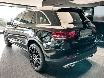 MERCEDES-BENZ GLC 300 de 4M AMG LED AHK Sound Kamera…