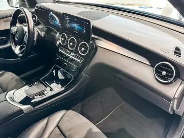 MERCEDES-BENZ GLC 300 de 4M AMG LED AHK Sound Kamera…