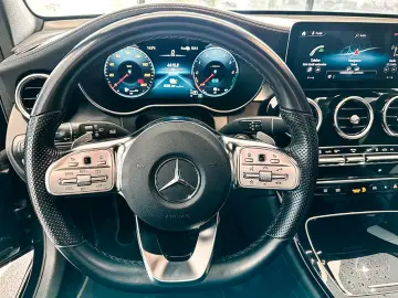 MERCEDES-BENZ GLC 300 de 4M AMG LED AHK Sound Kamera…