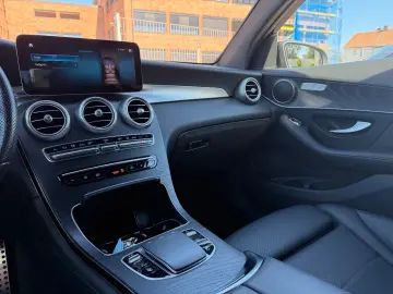 MERCEDES-BENZ GLC 300e 4Matic AMG Night Navi Ambi Rcam Magno