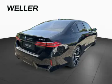 BMW 530e xDr M Sport Pano H K AdpLED DAPro PA HUD