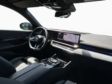 BMW 530e xDr M Sport Pano H K AdpLED DAPro PA HUD