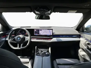 BMW 530e xDr M Sport Pano H K AdpLED DAPro PA HUD