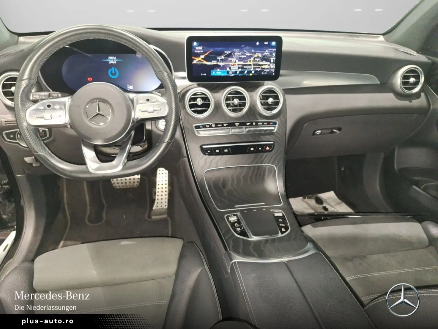MERCEDES-BENZ GLC 300 de 4M AMG HE-Info Kam Pano LED SHZ AHK