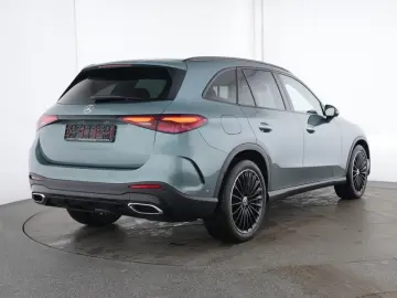 MERCEDES-BENZ GLC 300 d 4Matic AMG Line  Pano  AHK  Premium