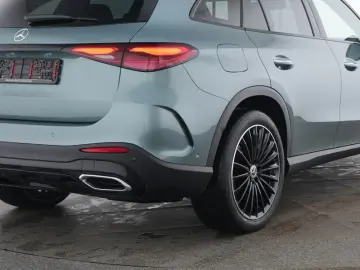 MERCEDES-BENZ GLC 300 d 4Matic AMG Line  Pano  AHK  Premium