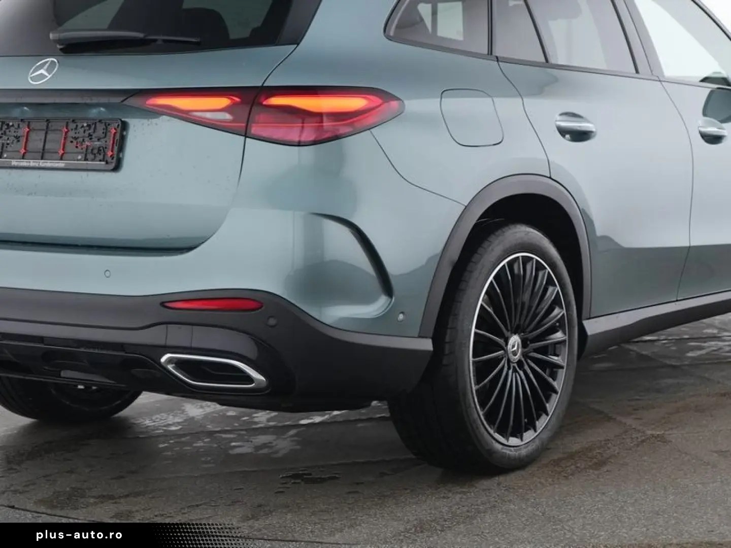MERCEDES-BENZ GLC 300 d 4Matic AMG Line  Pano  AHK  Premium