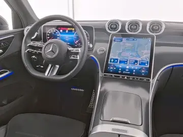 MERCEDES-BENZ GLC 300 d 4Matic AMG Line  Pano  AHK  Premium