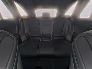 MERCEDES-BENZ GLC 300 d 4Matic AMG Line  Pano  AHK  Premium