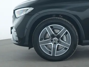 MERCEDES-BENZ GLC 300 d AMG Line Advances Winter-Paket Plus