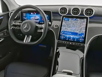 MERCEDES-BENZ GLC 300 d AMG Line Advances Winter-Paket Plus