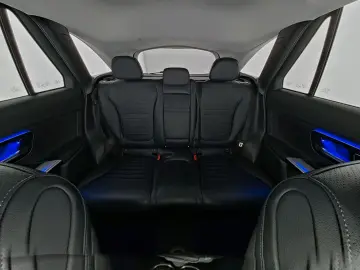 MERCEDES-BENZ GLC 300 d AMG Line Advances Winter-Paket Plus