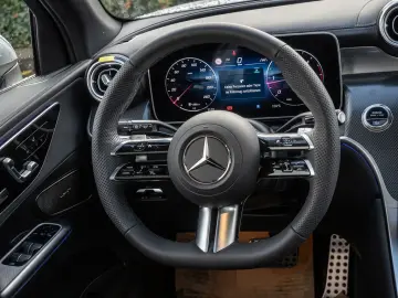 MERCEDES-BENZ GLC 200 d 4M AMG Line AHK Abstandstemp…